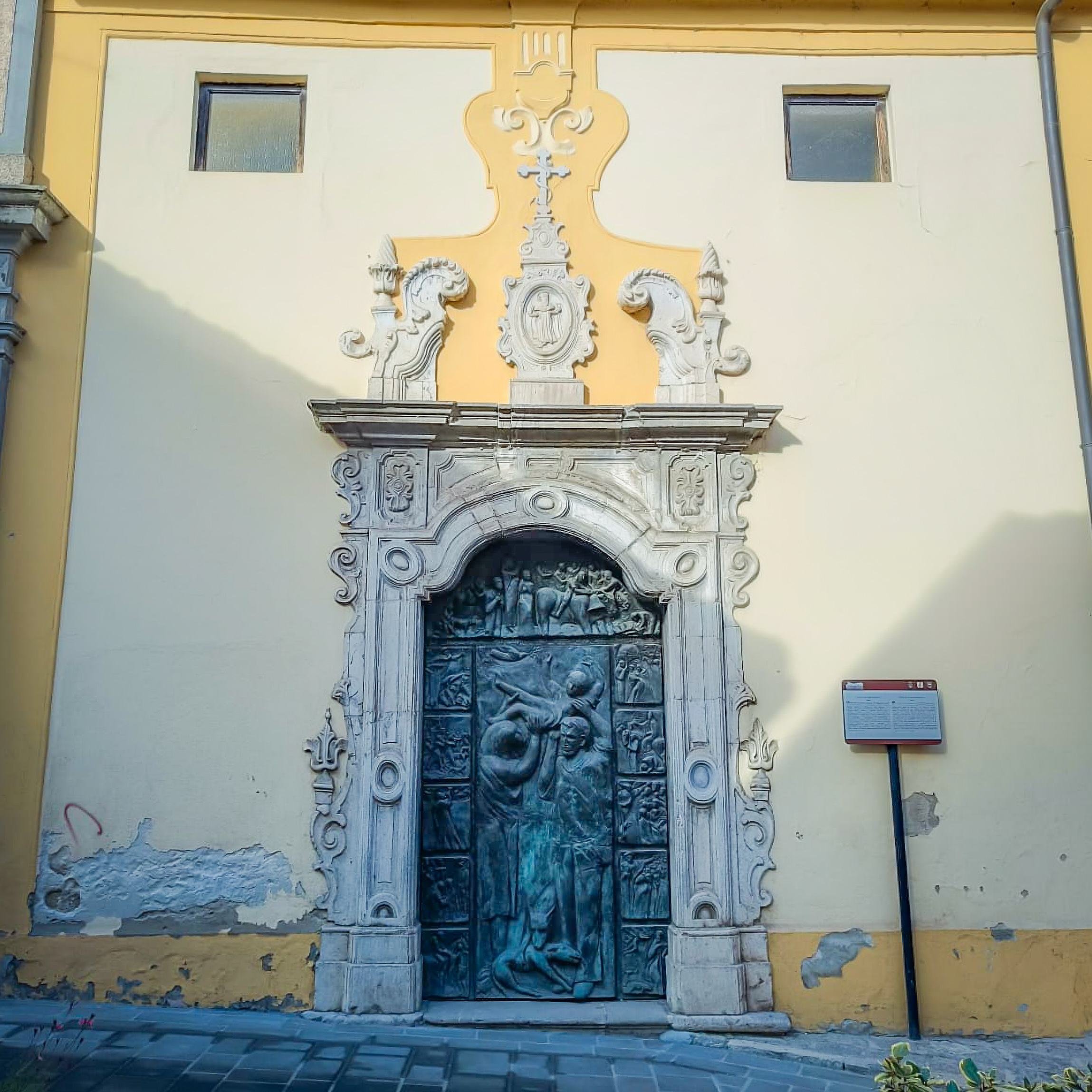 Portale Chiesa di S. Antonio